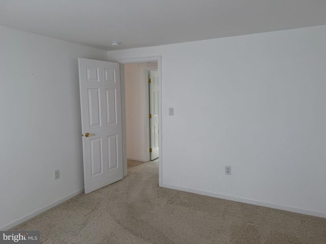 4 BIRCH CT, Mays Landing, NJ 08330
