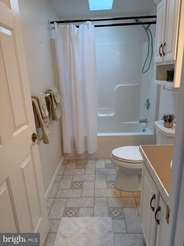4 BIRCH CT, Mays Landing, NJ 08330