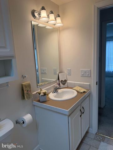 4 BIRCH CT, Mays Landing, NJ 08330