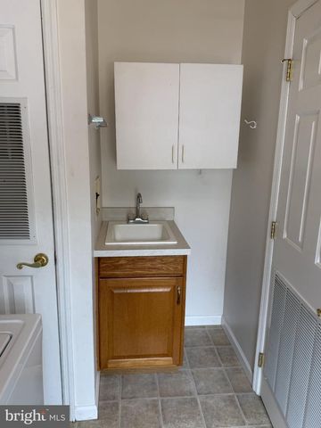 4 BIRCH CT, Mays Landing, NJ 08330