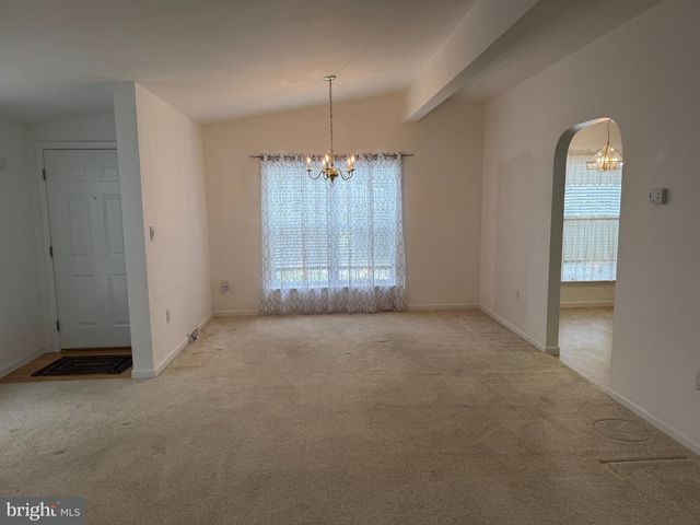 4 BIRCH CT, Mays Landing, NJ 08330