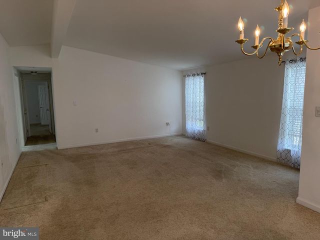 4 BIRCH CT, Mays Landing, NJ 08330