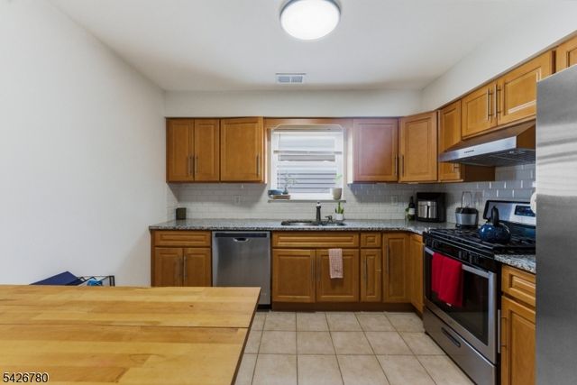 286 Mayor Gibson, Newark City, NJ 07104