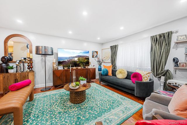 549 4th Street, Ronkonkoma, NY 11779