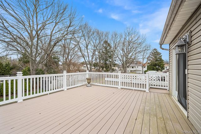 549 4th Street, Ronkonkoma, NY 11779