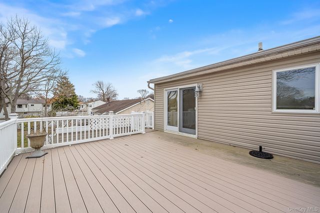 549 4th Street, Ronkonkoma, NY 11779