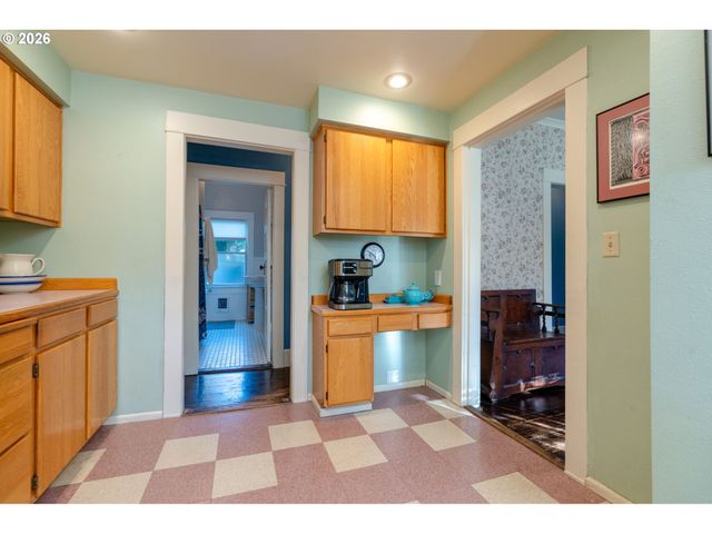 407 Ne 13TH St, Mc Minnville, OR 97128