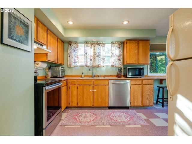 407 Ne 13TH St, Mc Minnville, OR 97128