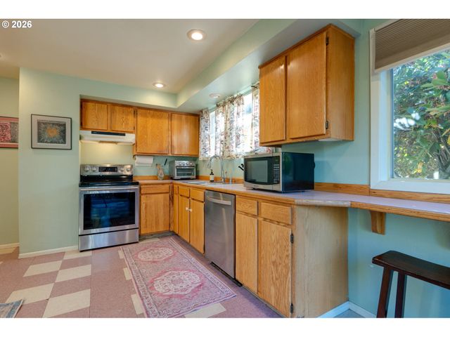 407 Ne 13TH St, Mc Minnville, OR 97128
