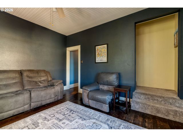 407 Ne 13TH St, Mc Minnville, OR 97128