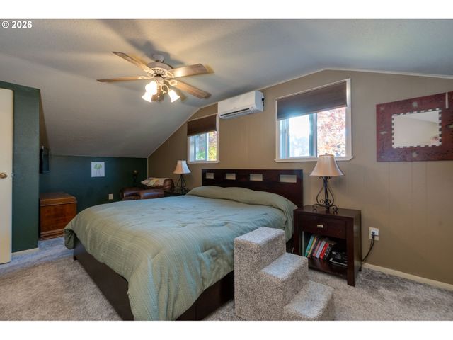 407 Ne 13TH St, Mc Minnville, OR 97128