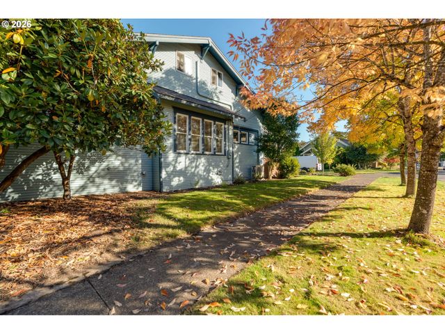 407 Ne 13TH St, Mc Minnville, OR 97128
