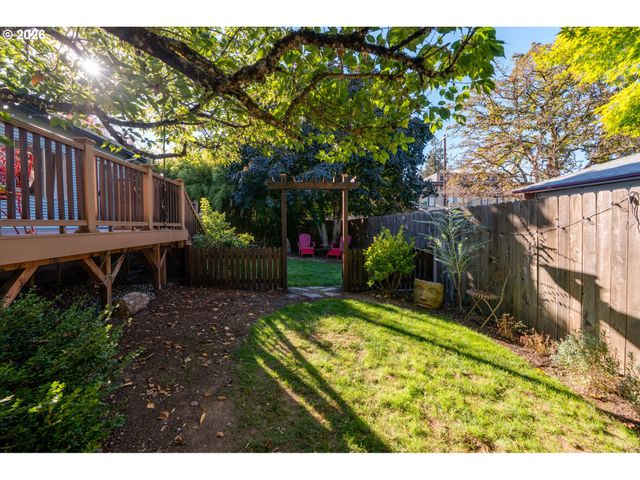 407 Ne 13TH St, Mc Minnville, OR 97128