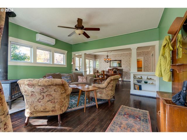 407 Ne 13TH St, Mc Minnville, OR 97128