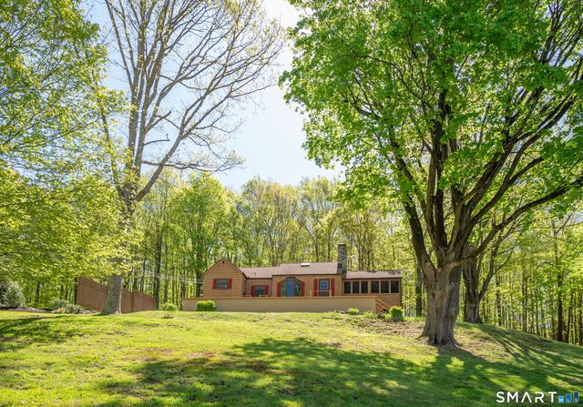 98 Miry Brook Road, Danbury, CT 06810