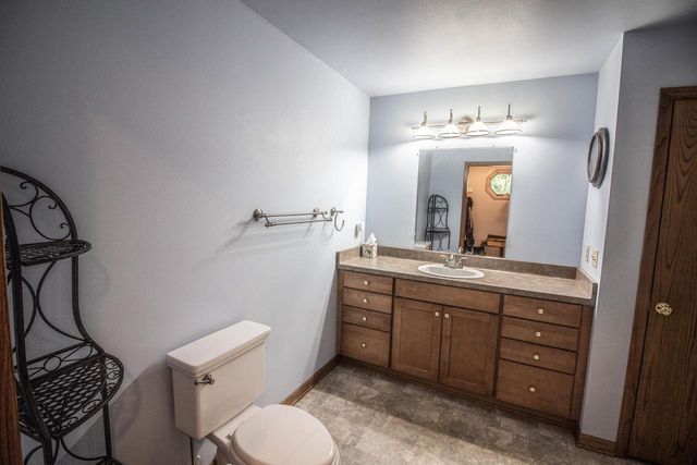 W222N8150 Plainview PARKWAY, Lisbon, WI 53089