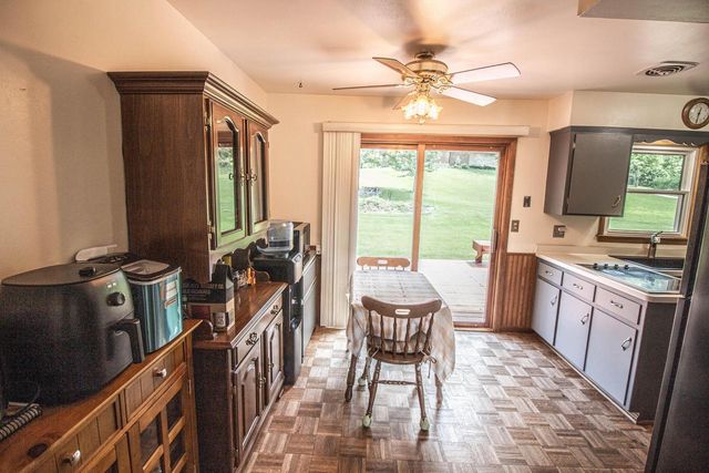 W222N8150 Plainview PARKWAY, Lisbon, WI 53089