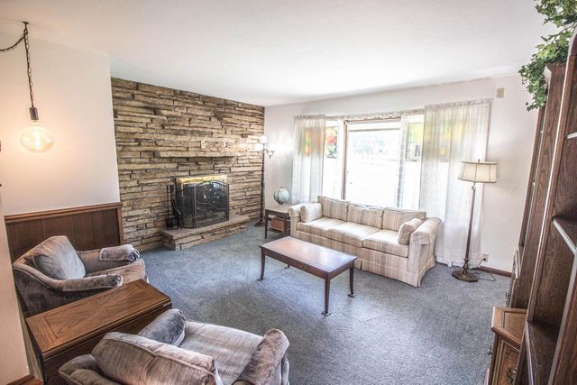 W222N8150 Plainview PARKWAY, Lisbon, WI 53089