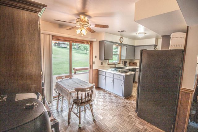W222N8150 Plainview PARKWAY, Lisbon, WI 53089