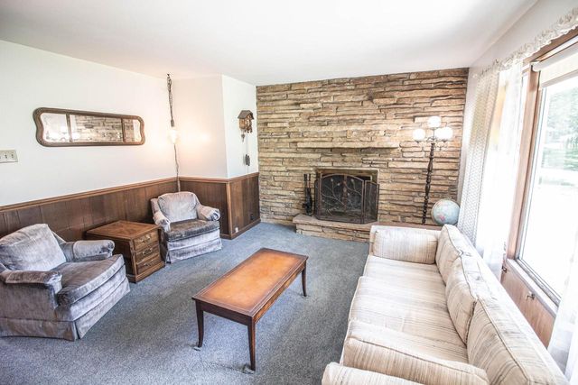 W222N8150 Plainview PARKWAY, Lisbon, WI 53089