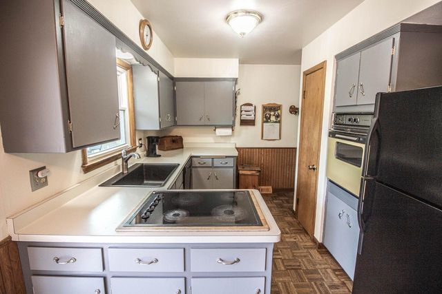 W222N8150 Plainview PARKWAY, Lisbon, WI 53089