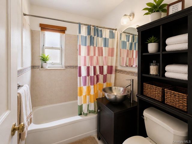 221-51 Manor Road Upper, Queens Village, NY 11427