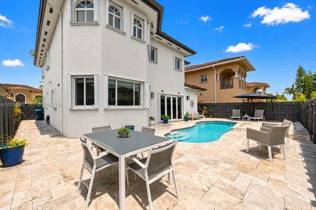 15651 SW 14th Street, Miami, FL 33194