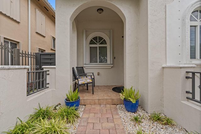15651 SW 14th Street, Miami, FL 33194