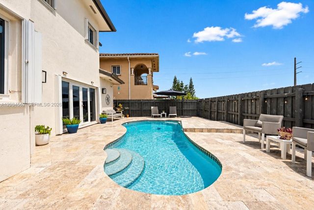 15651 SW 14th Street, Miami, FL 33194