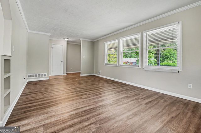 2130 Sandgate Circle SW, Atlanta, GA 30349