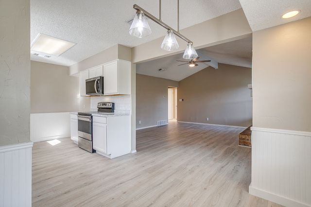 1812 Briar Run, Benbrook, TX 76126