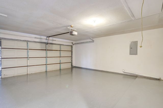 1812 Briar Run, Benbrook, TX 76126