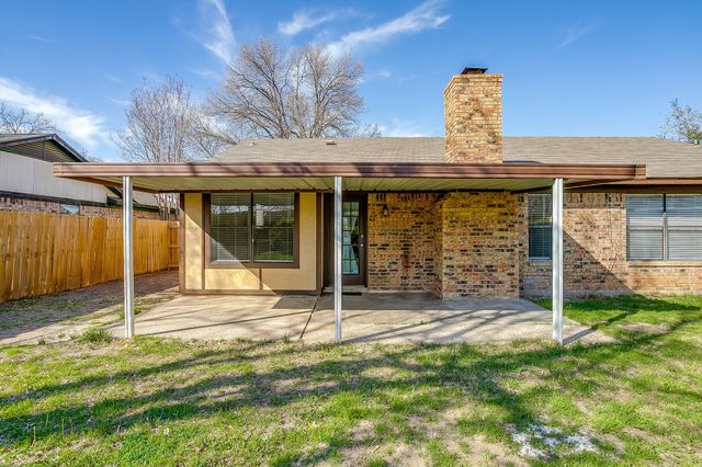 1812 Briar Run, Benbrook, TX 76126
