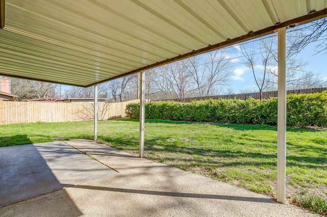 1812 Briar Run, Benbrook, TX 76126