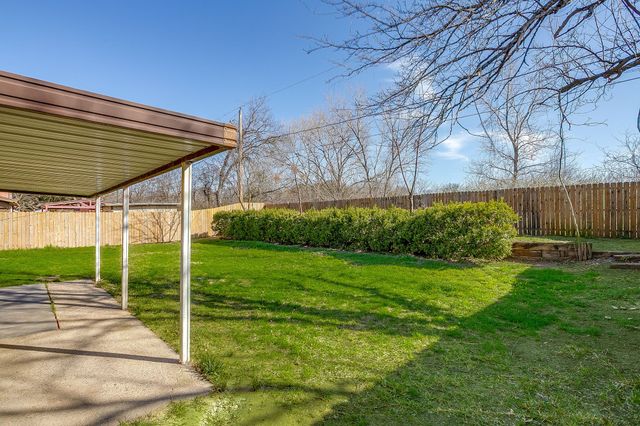 1812 Briar Run, Benbrook, TX 76126