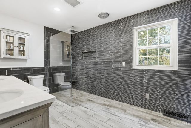 8140 Maxfield Lane, Madeira, OH 45243