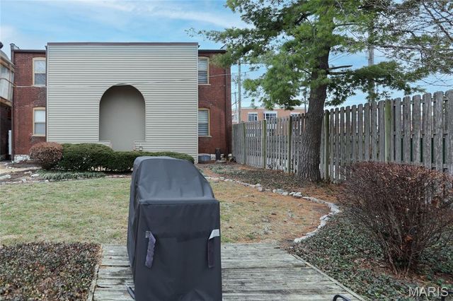 327 N Boyle Avenue, St Louis, MO 63108