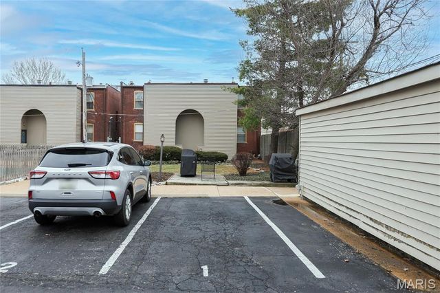 327 N Boyle Avenue, St Louis, MO 63108