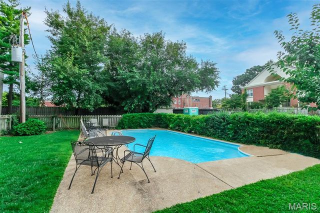 327 N Boyle Avenue, St Louis, MO 63108