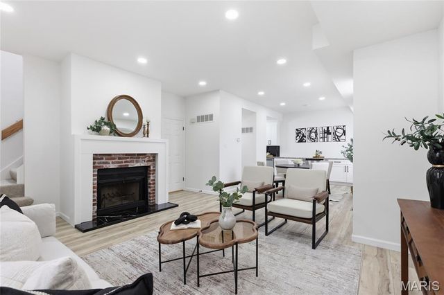 327 N Boyle Avenue, St Louis, MO 63108