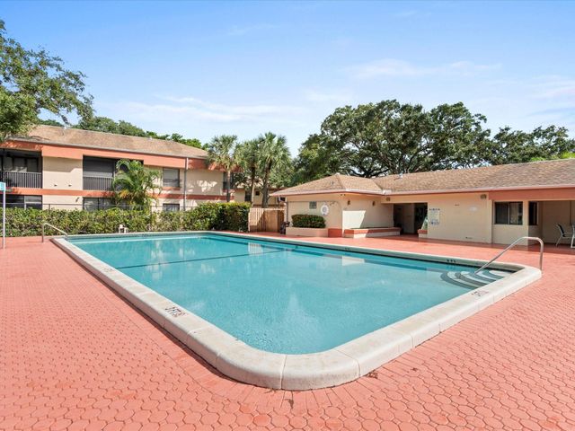 4134 S Carambola Cir H206, Coconut Creek, FL 33066