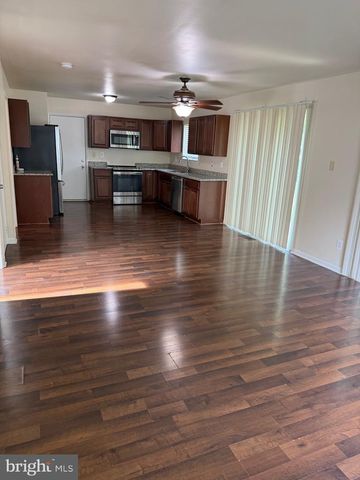 6 CAVALLERO CT, New Castle, DE 19720