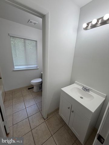 6 CAVALLERO CT, New Castle, DE 19720