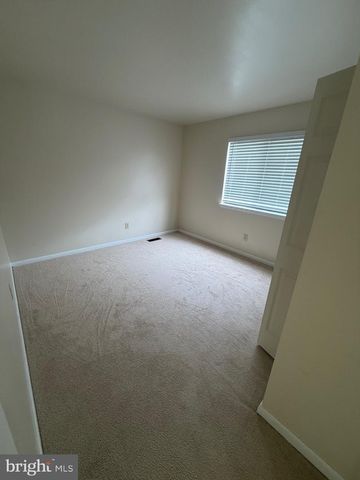 6 CAVALLERO CT, New Castle, DE 19720
