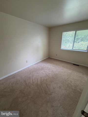 6 CAVALLERO CT, New Castle, DE 19720
