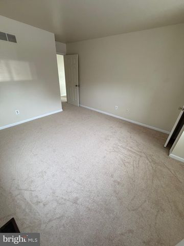 6 CAVALLERO CT, New Castle, DE 19720