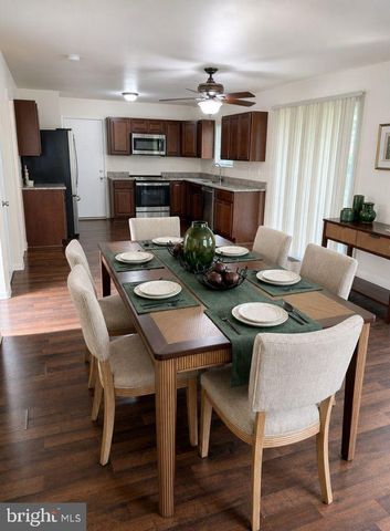 6 CAVALLERO CT, New Castle, DE 19720