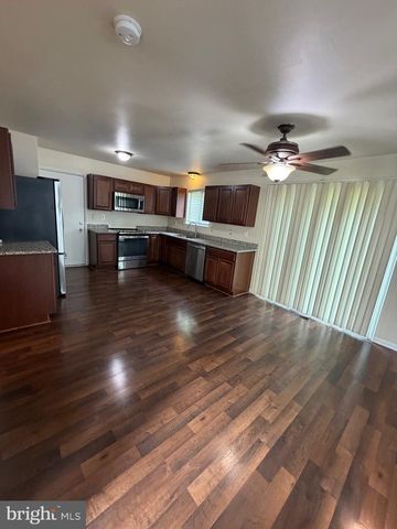 6 CAVALLERO CT, New Castle, DE 19720