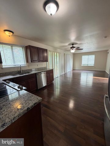 6 CAVALLERO CT, New Castle, DE 19720