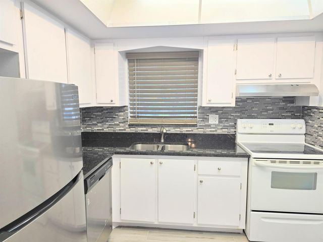 2737 EMORY Drive E D, West Palm Beach, FL 33415